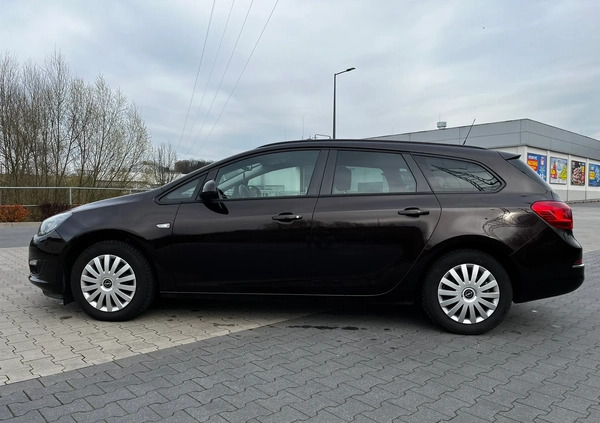 Opel Astra cena 35990 przebieg: 105500, rok produkcji 2015 z Szczecin małe 631